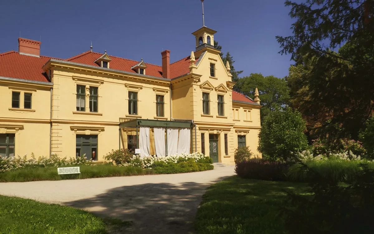 Wiek, majątek i role filmowe