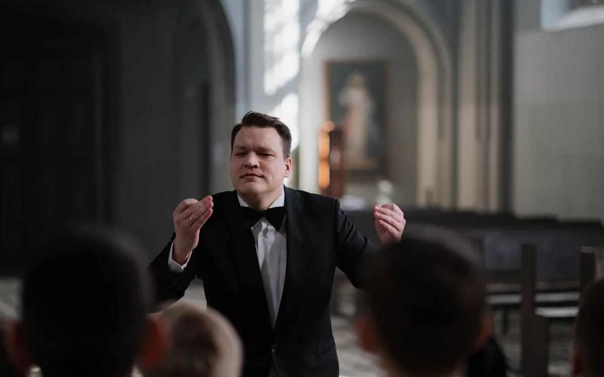 Majątek Niny Dobrev z seriali i filmów