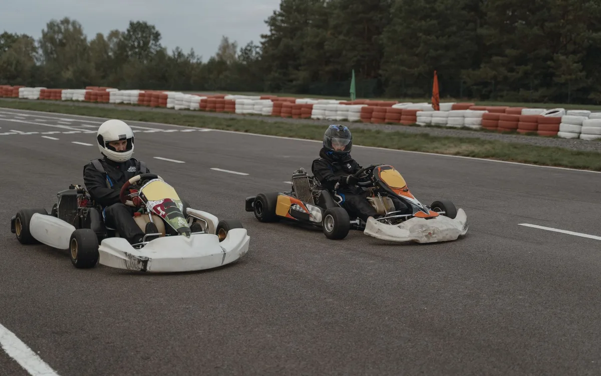 Kariera wyścigowa i pasja do sportu