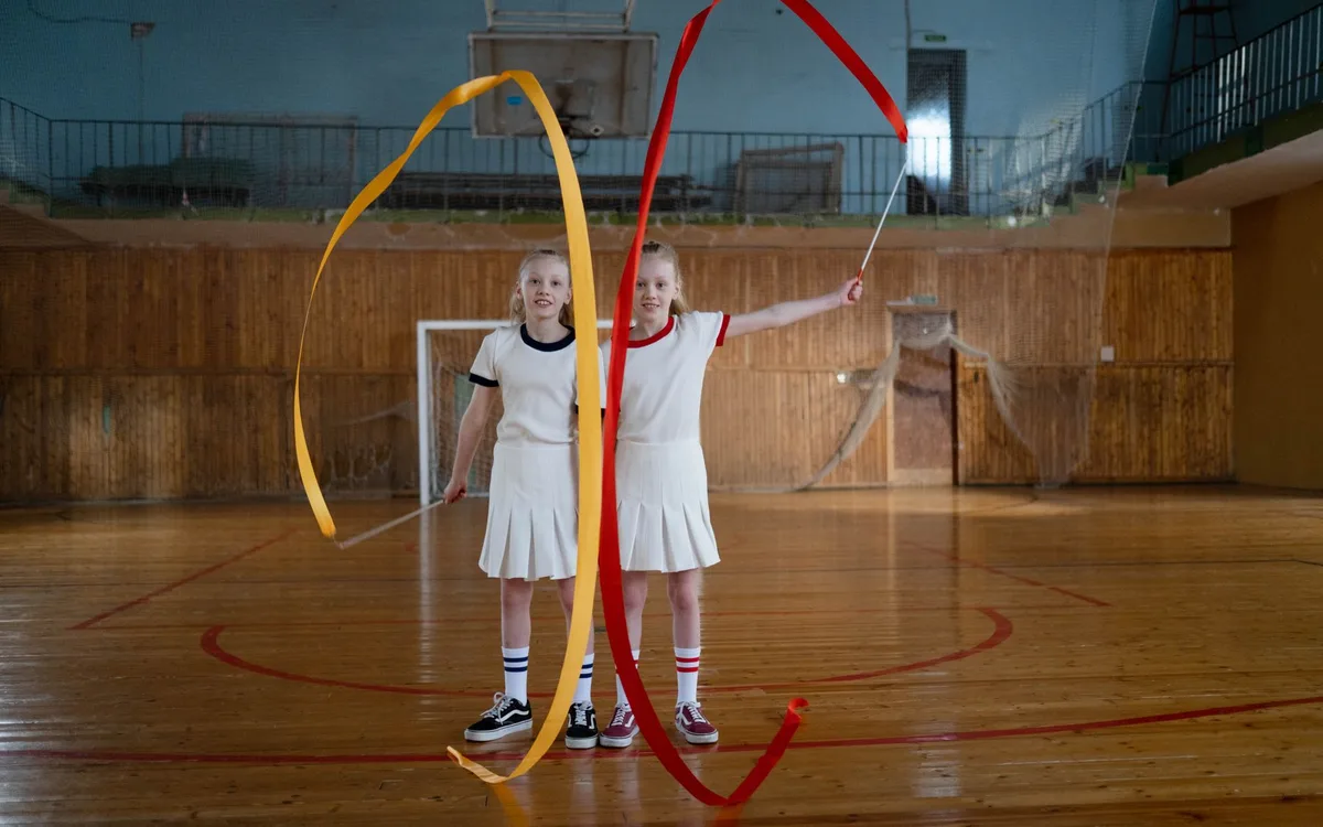 Zajęcia sportowe i ruchowe - pływanie, taniec, gry zespołowe